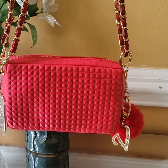 Host post 🥳💥💥💥Valentino💥💥💥 - Picture 5 of 12